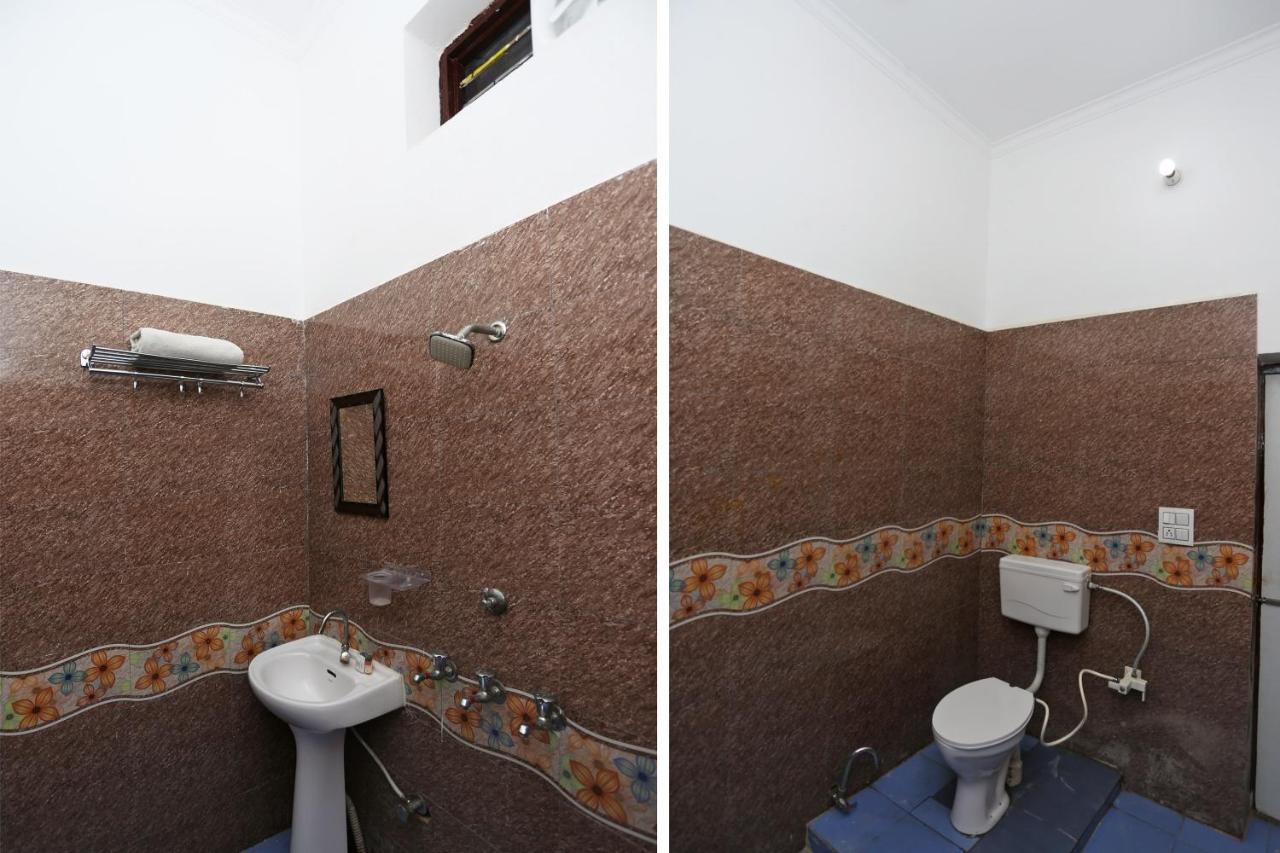 Oyo 29517 Hotel Barsana Palace Chhata Buitenkant foto