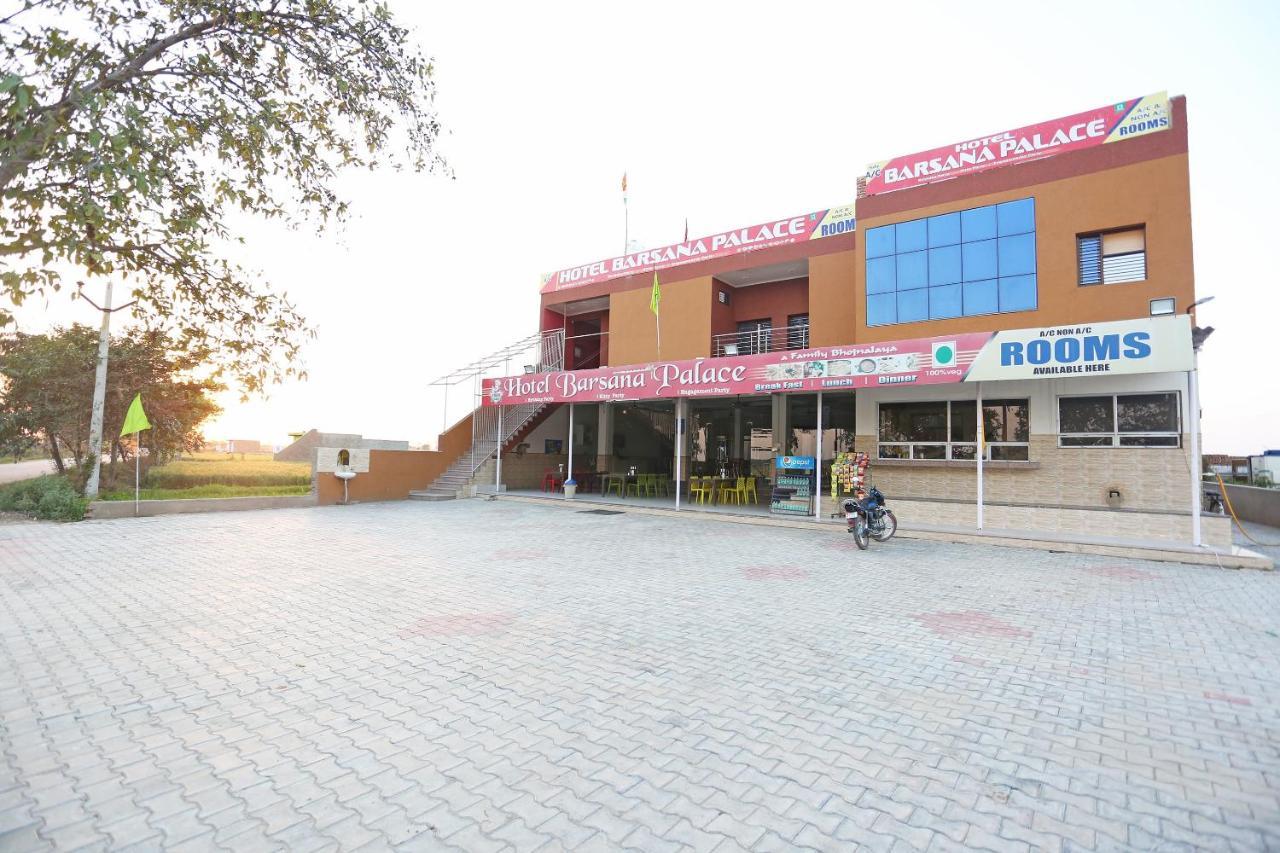 Oyo 29517 Hotel Barsana Palace Chhata Buitenkant foto