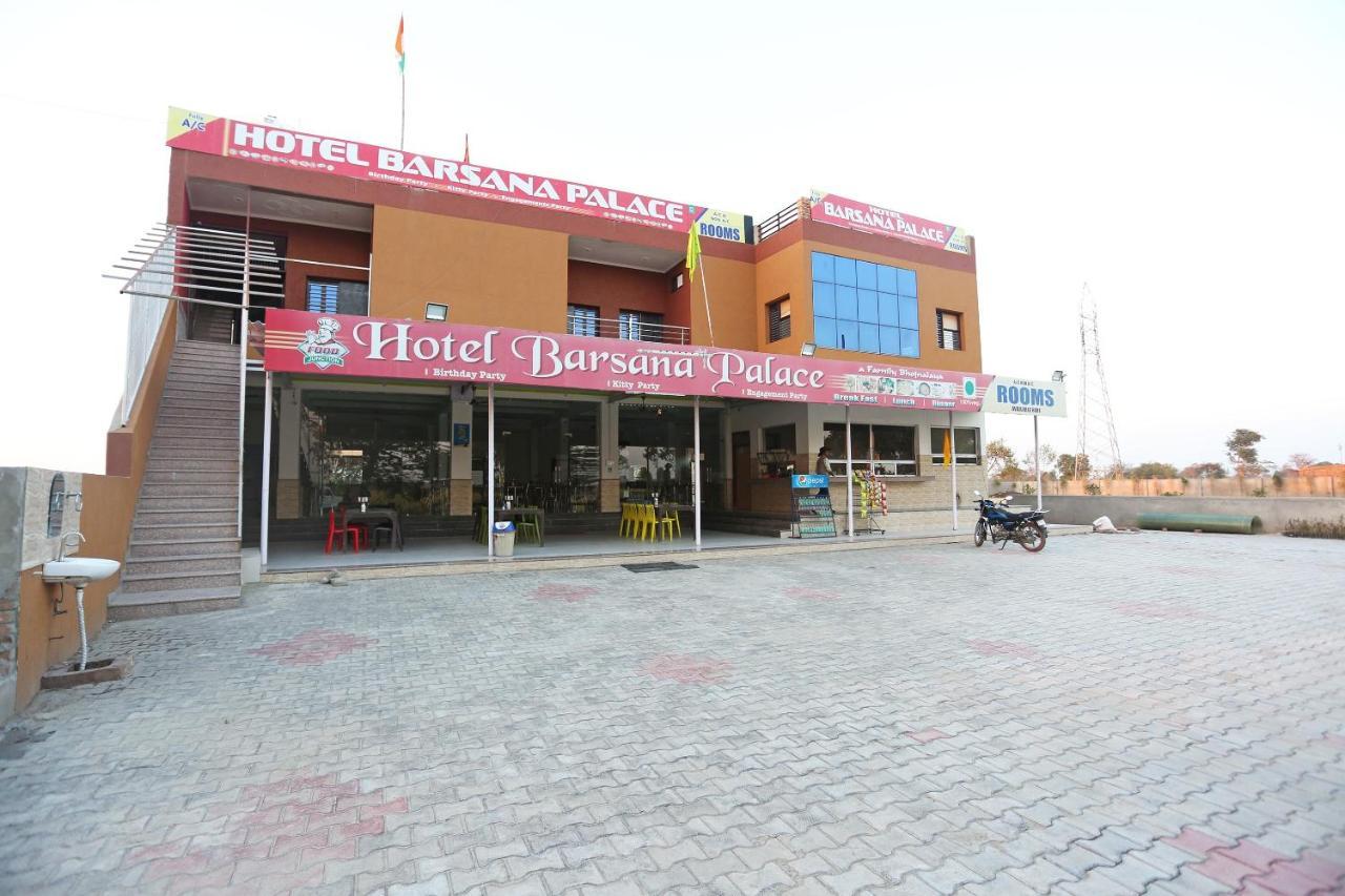 Oyo 29517 Hotel Barsana Palace Chhata Buitenkant foto